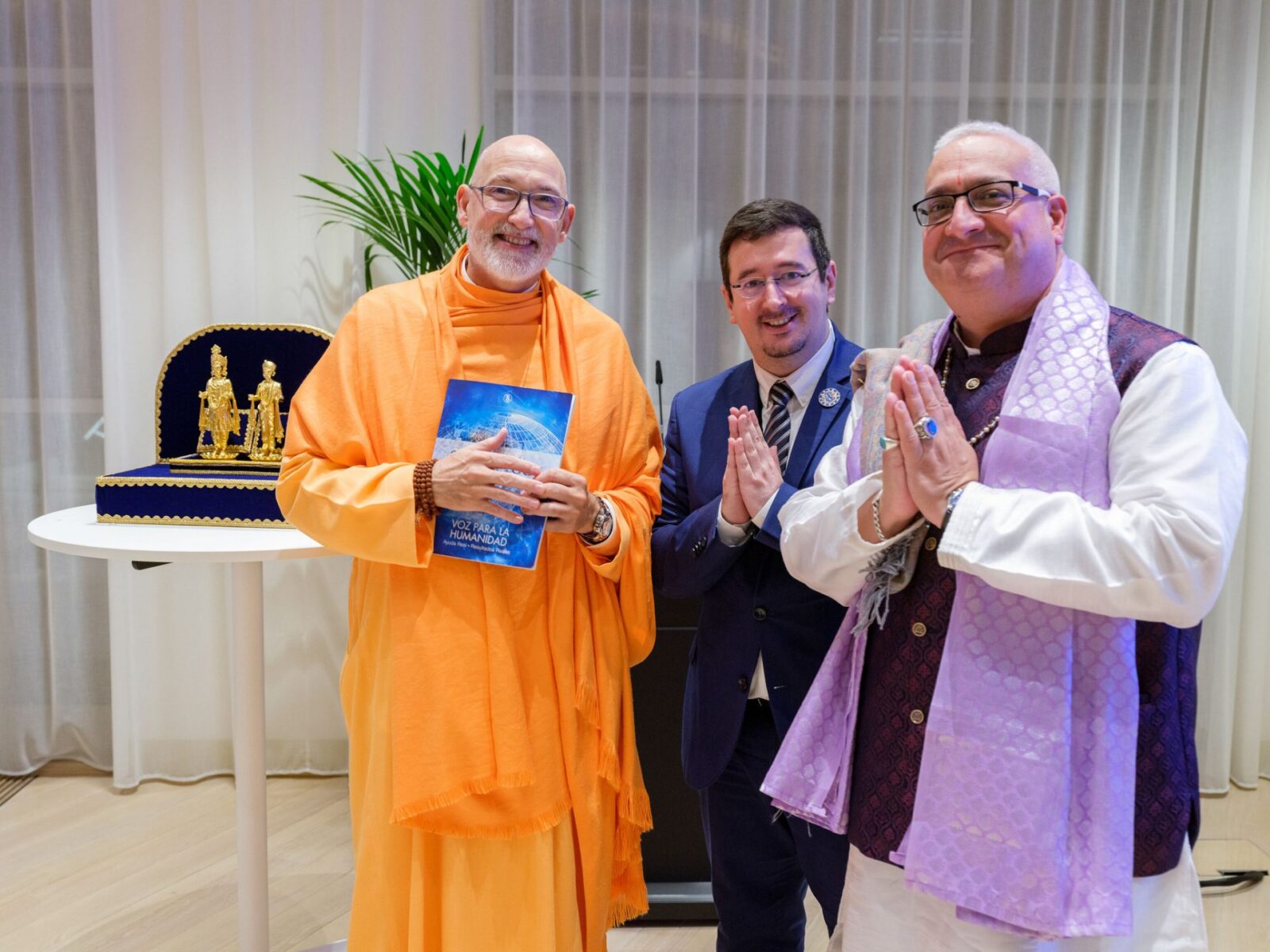 Scientology representative was invited to celebrate Hindu Diwali at the European Parliament 1 swami pandit and ivan