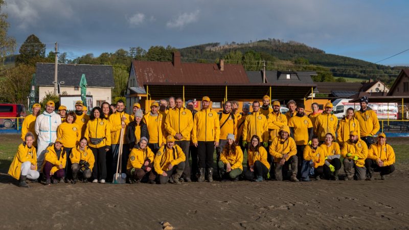 Scientology Volunteer Ministers in the Czech Republic gave hope and results amidst the floods in the Jeseníky Region