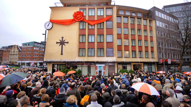 Church of Scientology Hamburg Grand Opening Pia Michel ZZZ0089 en DE