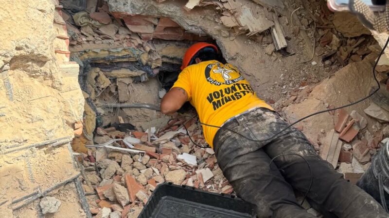 Scientology Volunteer Ministers Continue Bringing Help and Hope to Venezuela After Devastating Earthquakes