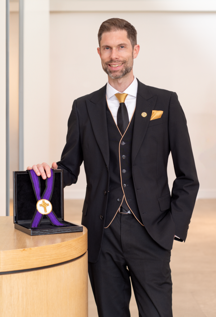 A New Calling: From Long-Standing Volunteer Commitment to Ordained Ministry 3 Jonny Stahl